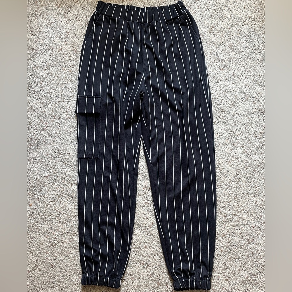 Striped pants with pocket